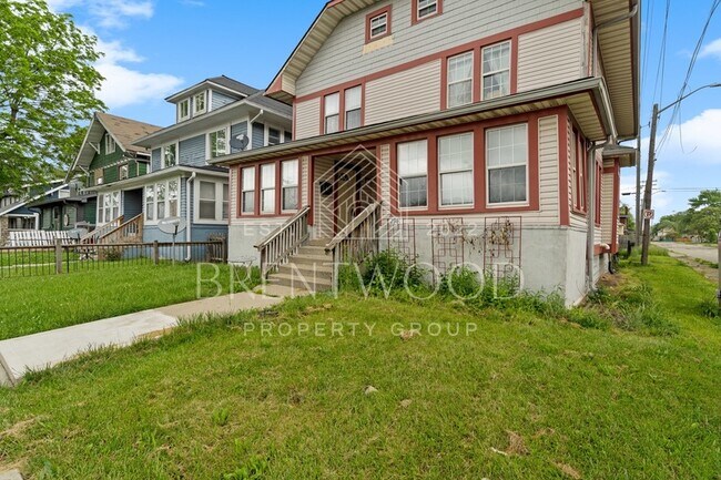 Primary Photo - 2903 North Talbott Street