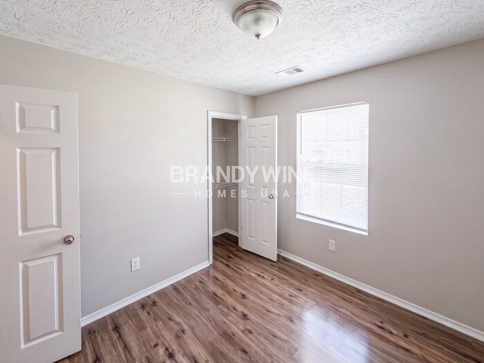 Building Photo - 2604 Clifton Run Trce