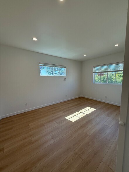 Building Photo - 4076 East Blvd