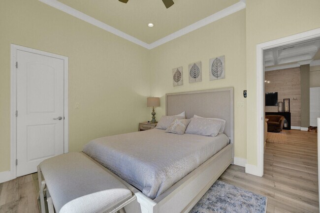 Building Photo - 875 SE 13th Ave