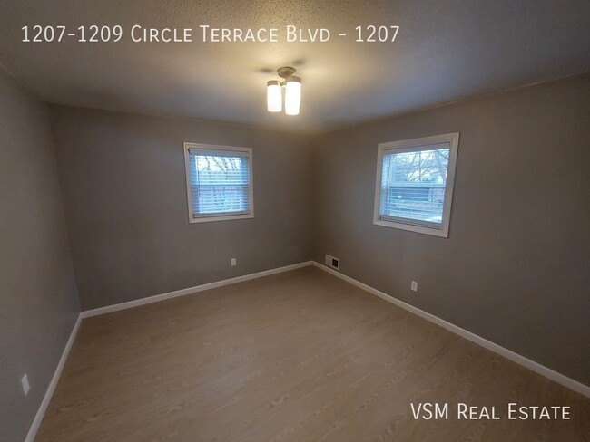 Building Photo - Available NOW! Lower Level 4 Bed / 2 Bath ...