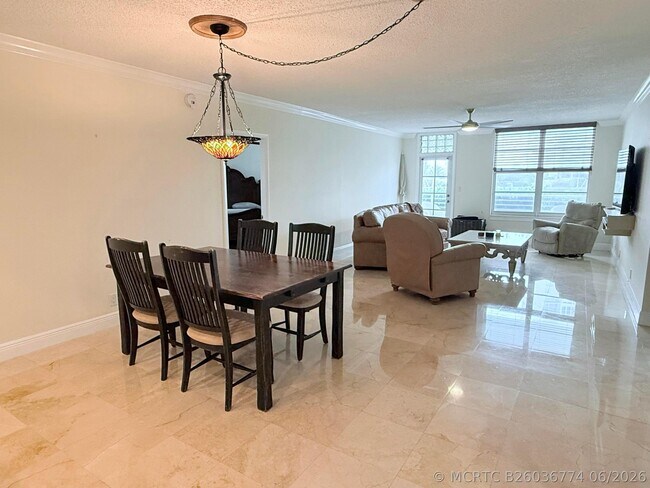 Building Photo - 2851 S Ocean Blvd
