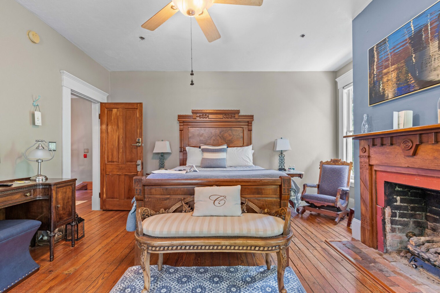 Building Photo - 221 SE 7th St