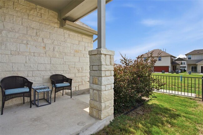 Building Photo - 135A Pinnacle Ln