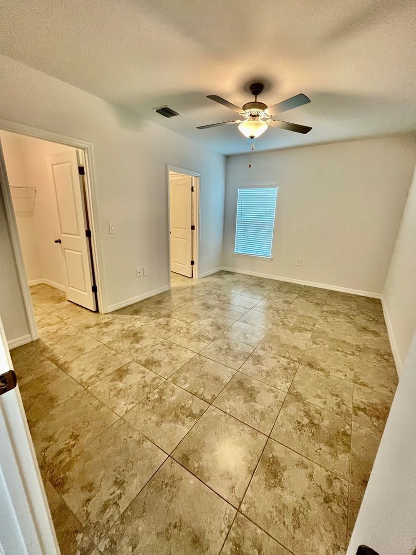 Building Photo - 858 Rue Labeau Cir