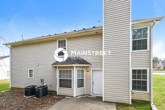 Building Photo - 4 Bedroom Pet-Friendly Home in Decatur, GA with Main Street Renewal