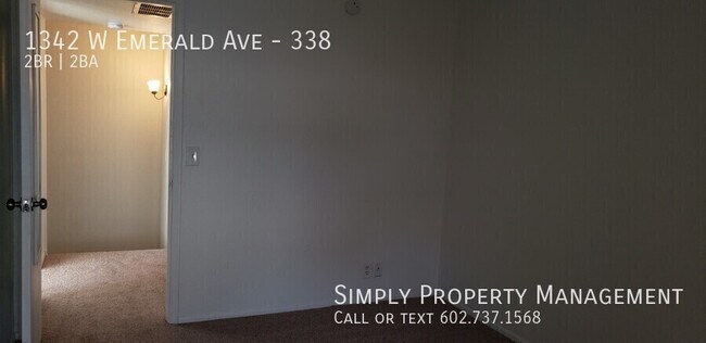 Building Photo - 1342 W Emerald Ave