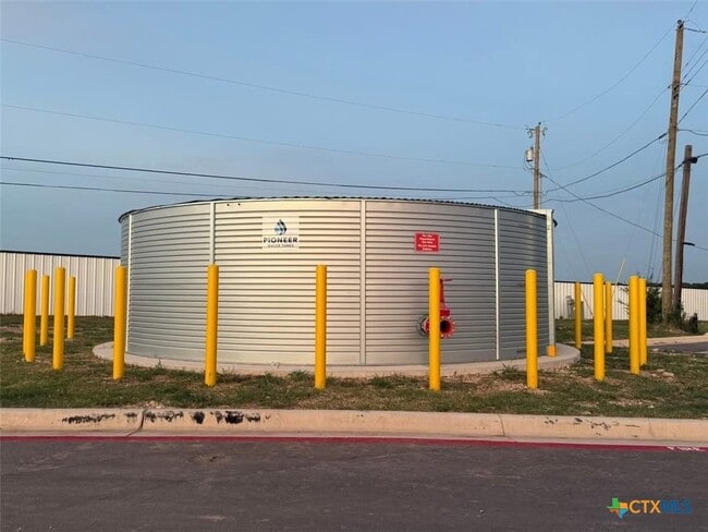 Building Photo - 2963 Barr Ln