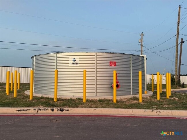 Building Photo - 3034 Barr Ln