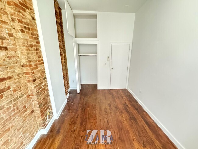 Building Photo - 308 Tompkins Ave