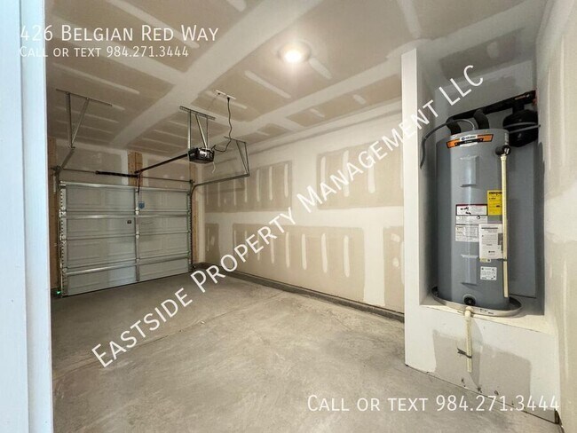 Building Photo - 426 Belgian Red Wy