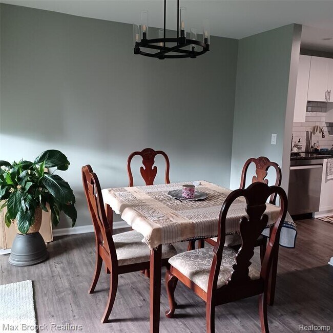 Building Photo - 31045 Pheasant Run St