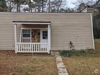 Building Photo - 207 Rustwood Dr