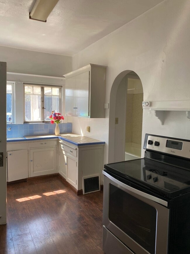 Building Photo - 101 Magnolia Ave