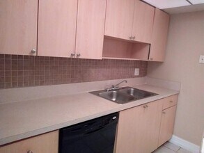 Building Photo - Green Tee - # 707