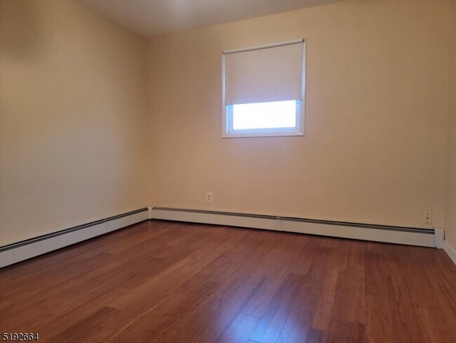 Building Photo - 26 W Price St