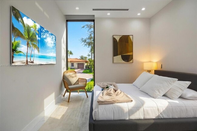 Building Photo - 3367 NE 168th St