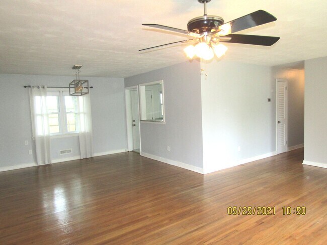 Building Photo - Bell Haven
