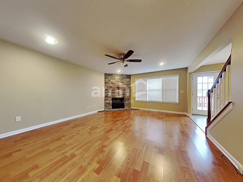 Building Photo - 10217 Limerick Cir