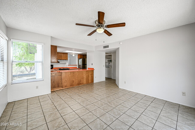 Building Photo - 5580 S Kings Ranch Rd
