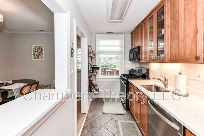 Building Photo - 1510 S Edgewood St