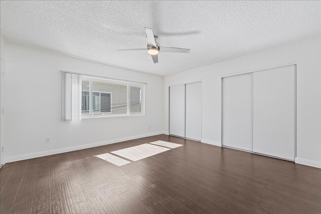 Building Photo - 5709 Hazeltine Ave