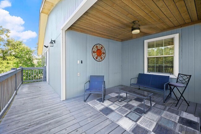 Building Photo - 32027 Pats Ln