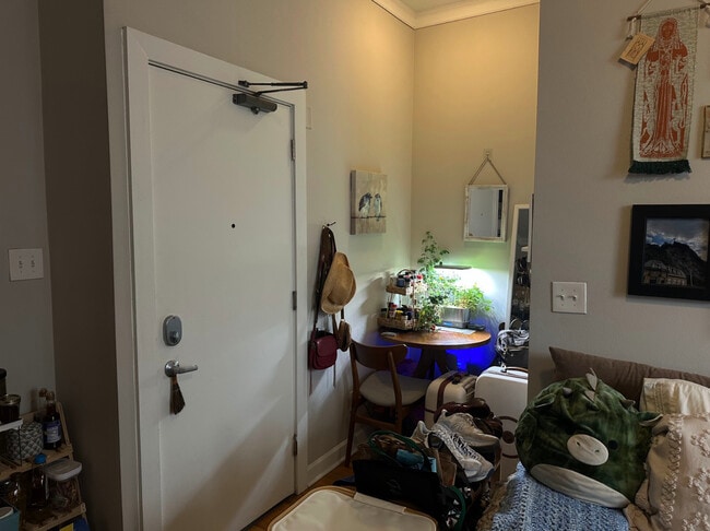 Building Photo - 2525 N Clark St