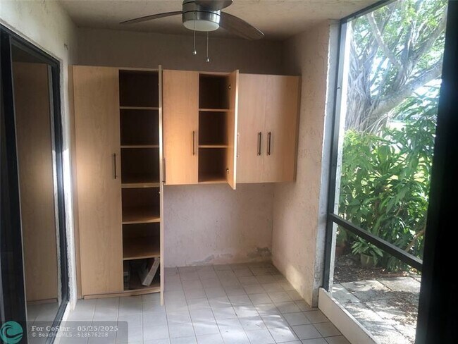 Building Photo - 2950 Olivewood Terrace