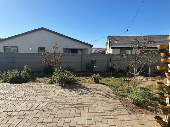 Building Photo - 10965 W Baden St