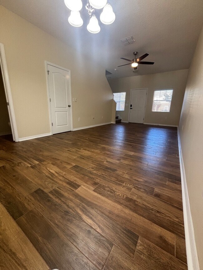 Building Photo - 4195 Winding Vine Dr