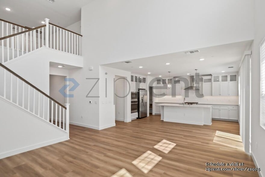 Building Photo - 336 Monastery Dr