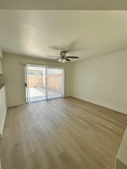 Building Photo - 10125 De Soto Ave