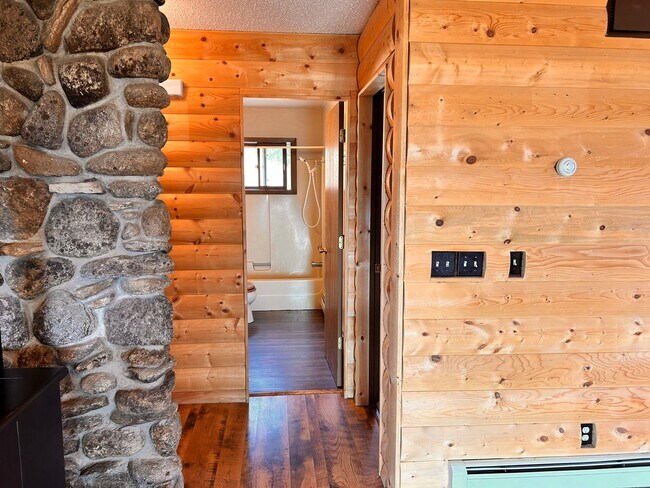 Building Photo - 10 Acres of Horse Property in Victor!