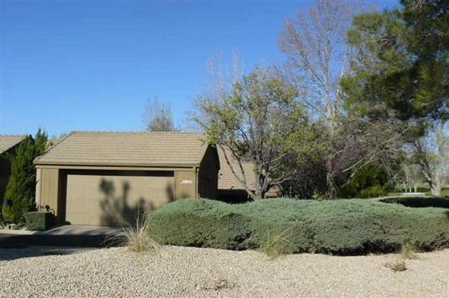 Primary Photo - 3 Bedroom Condo on Antelope Hills Golf Cou...