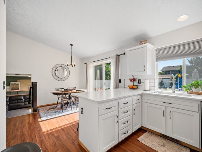 Building Photo - Furnished 3-Bedroom Home in Spokane Valley – Comfortable & Move-In Ready