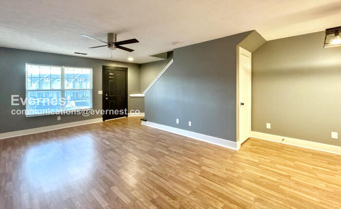 Building Photo - 570 Flintlock Ct