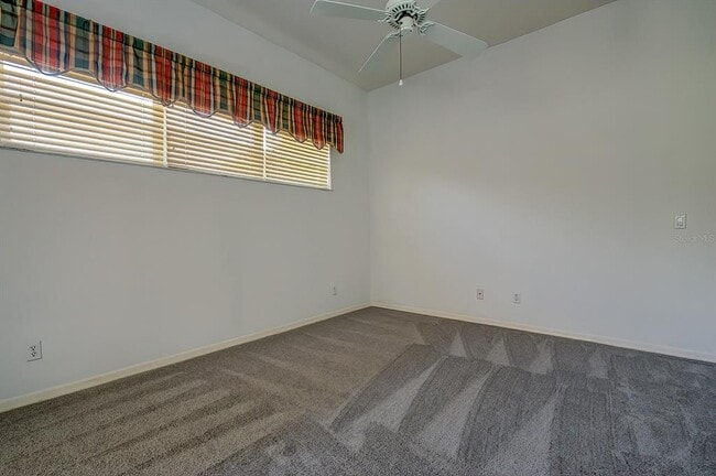 Building Photo - 5 Strawood Point