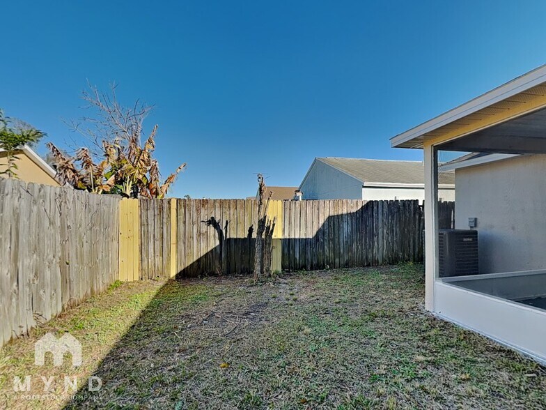 Building Photo - 5443 Cedar Ln