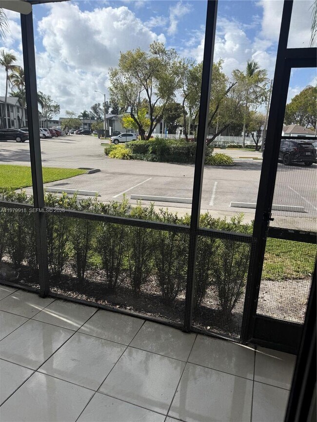 Building Photo - 469 NE 207th Ln