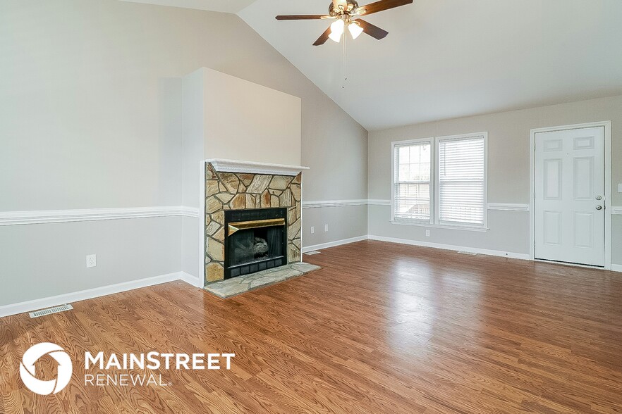 Building Photo - 120 Dullis Cir