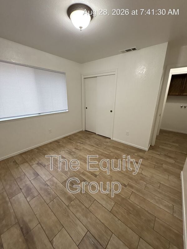 Building Photo - 2025 S Pinkham St