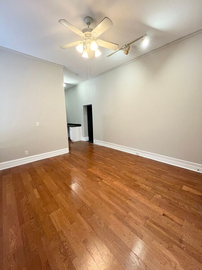 Building Photo - 2300 S 9th St