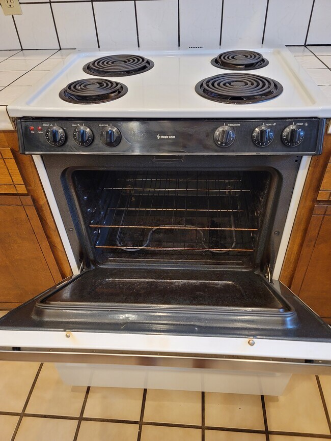 Building Photo - 930 N Indiana St