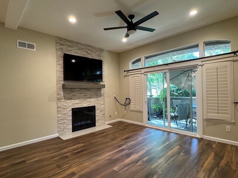 Building Photo - 11264 Portobelo Dr