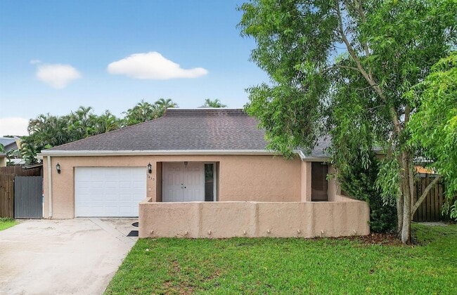 Building Photo - 9430 SW 49th St
