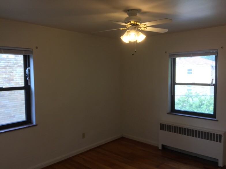 Building Photo - 2440 Losantiville Ave