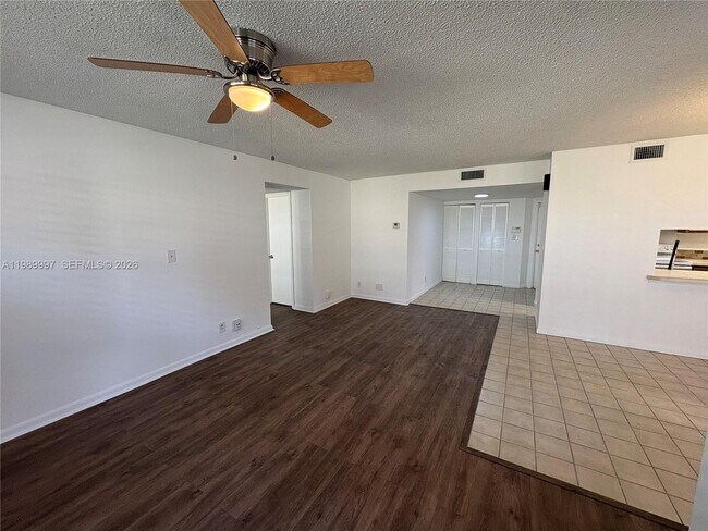 Building Photo - 8444 Shadow Ct