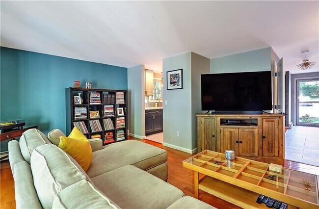 Building Photo - 28 Marigold Cir