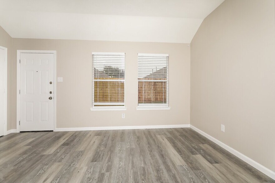 Building Photo - 12254 Lavon Dr